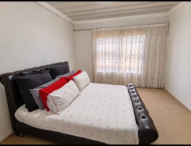 2 BEDROOM HOUSE FOR SALE IN MEYERTON CENTRAL